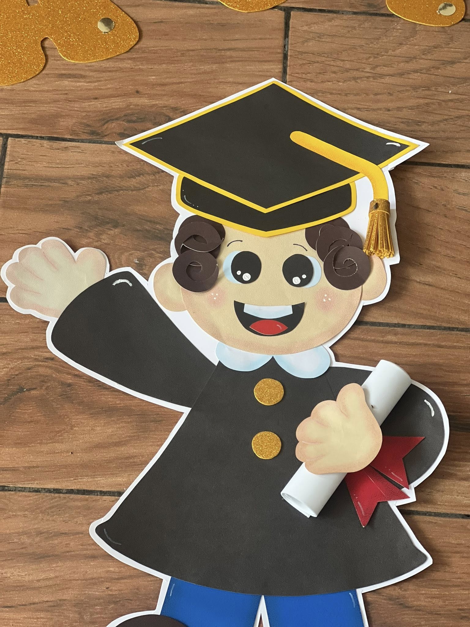 Figuras de foamy - Niño graduando